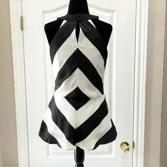 Ricki’s Blouse Sleeveless Peplum Halter  Neck Flowy Chevron Black White Size 0 - Picture 15 of 16